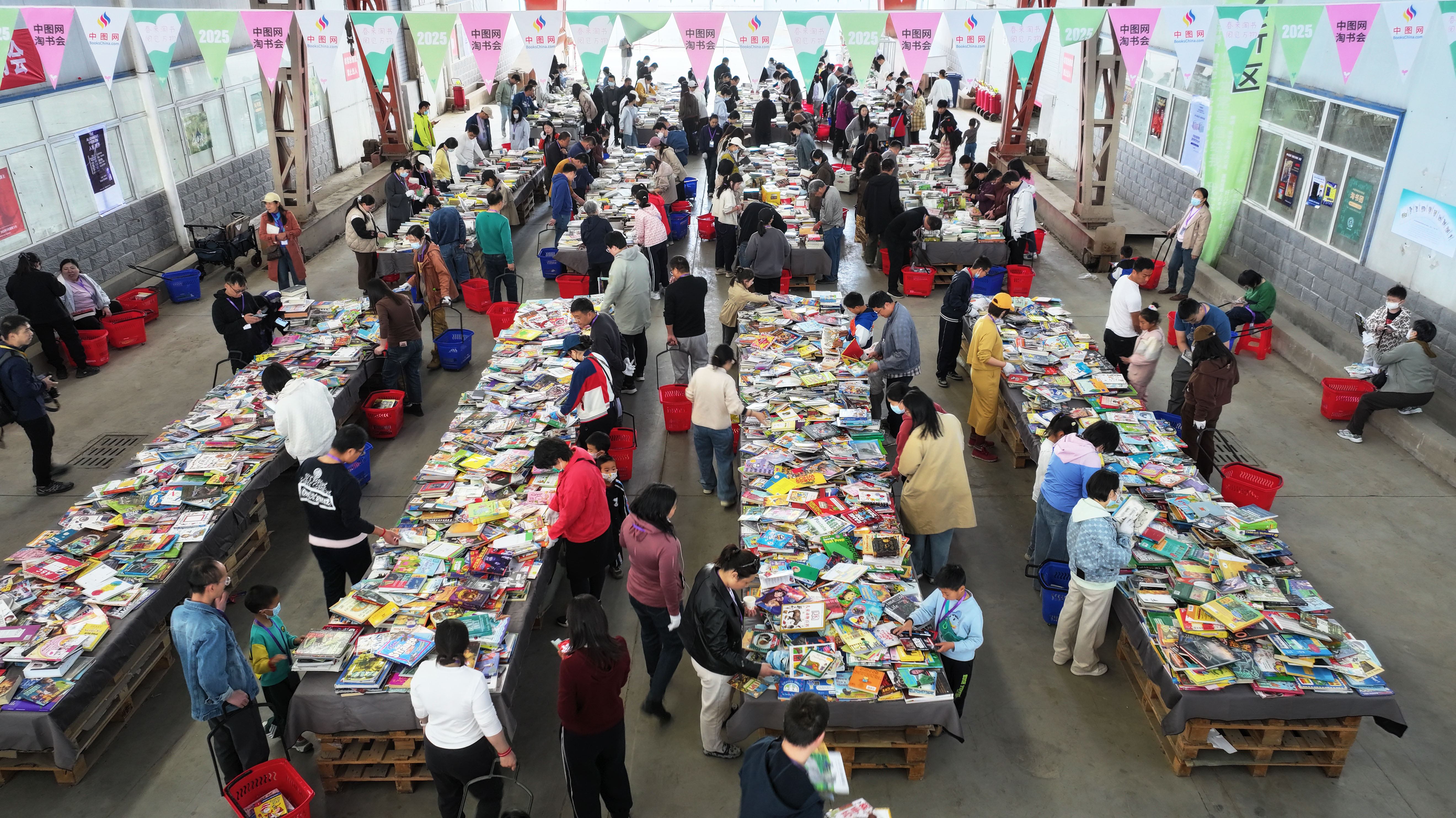 河北涿州：春季書市暨中圖網倉儲淘書會火熱舉行_fororder_微信圖片_20250324112010