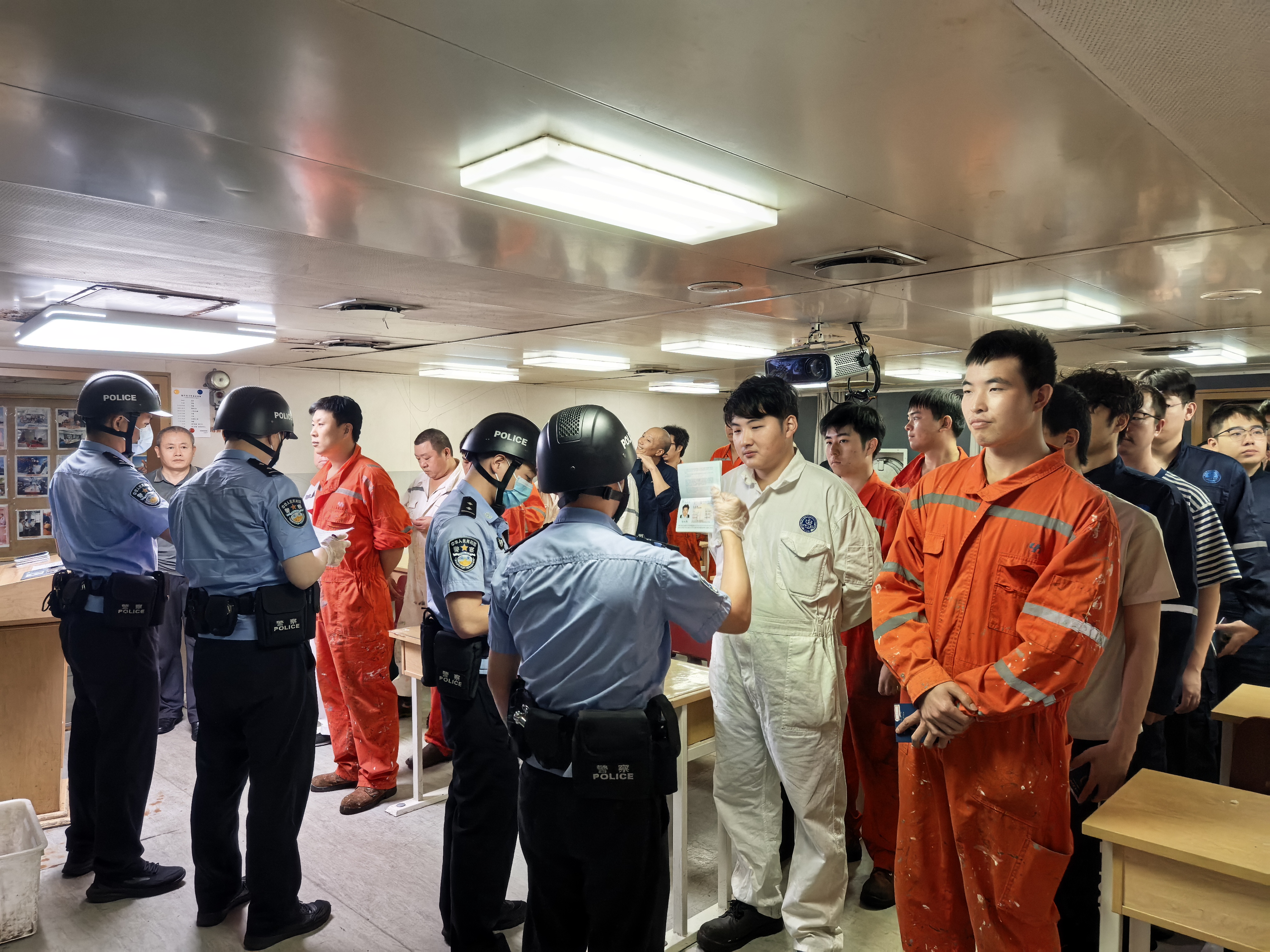 30分鐘高效通關！唐山邊檢護航83名海事學子首趟出境實習_fororder_微信圖片_20250912161009_46_220