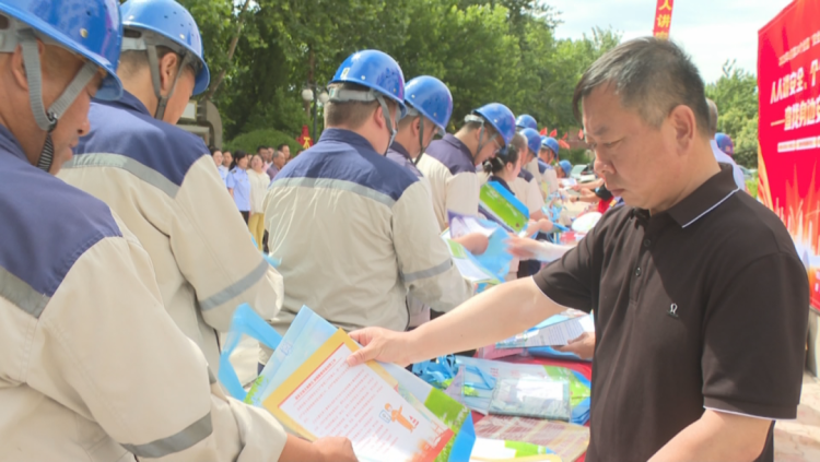 石家莊市鹿泉區開展2025年安全生産諮詢日暨主題志願服務活動_fororder_圖片2