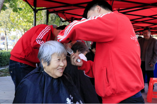 滄州運河區:“能人集市”助老敬老暖重陽_fororder_滄州運河區:“能人集市”助老敬老暖重陽441