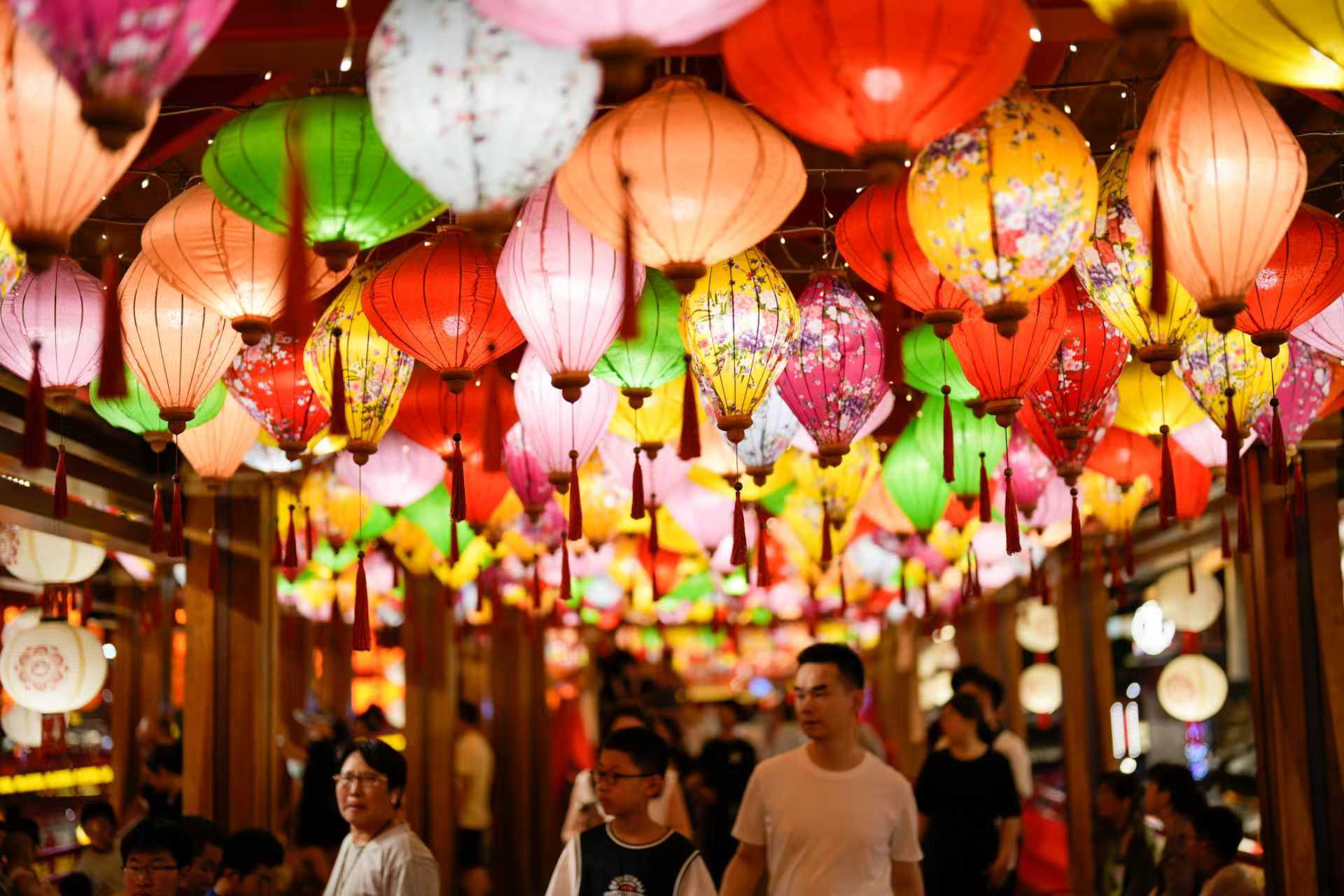 唐山市河頭老街點亮夏日夜生活_fororder_微信圖片_20250806084913_11