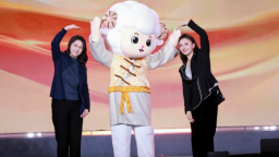 光影織就豐收夢！“2025中國農民豐收節·鄉村電影周”走進河北唐縣
