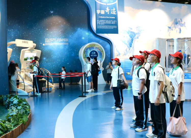 河北肅寧：探秘科技殿堂 點燃創新星火_fororder_河北肅寧：探秘科技殿堂 點燃創新星火3
