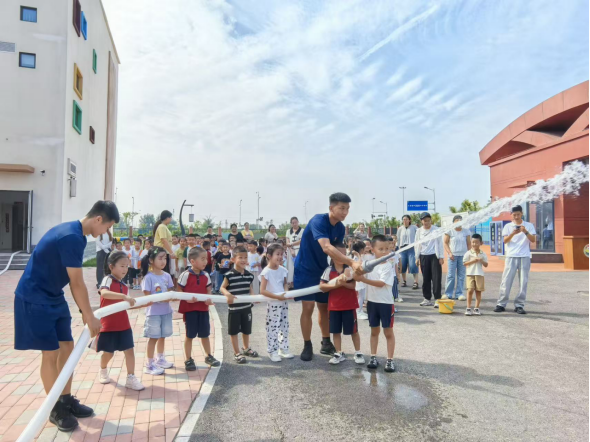 護航新學期 河北滄州消防進校園播撒“安全種子”_fororder_20250910護航新學期 河北滄州消防進校園播撒“安全種子”456