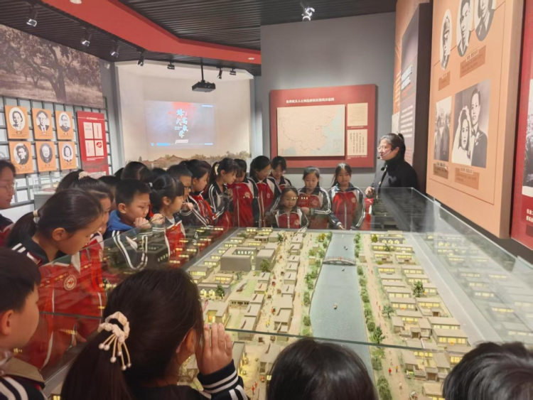河北泊頭組織開展“百萬青少年進國防教育基地”活動_fororder_圖片 1