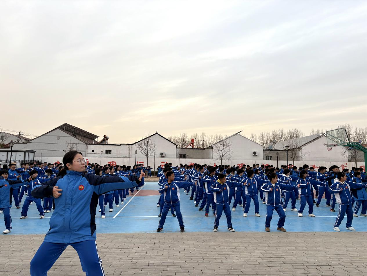 河北泊頭:校園大課間“動”起來 學生體質“強”起來_fororder_image003