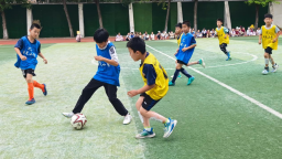 綠茵逐夢展風采 石家莊市曙光小學校園足球班級聯賽開幕