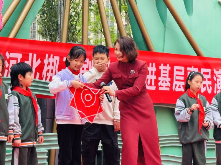 河北梆子進校園 非遺薪火潤童心_fororder_微信圖片_20250508111851