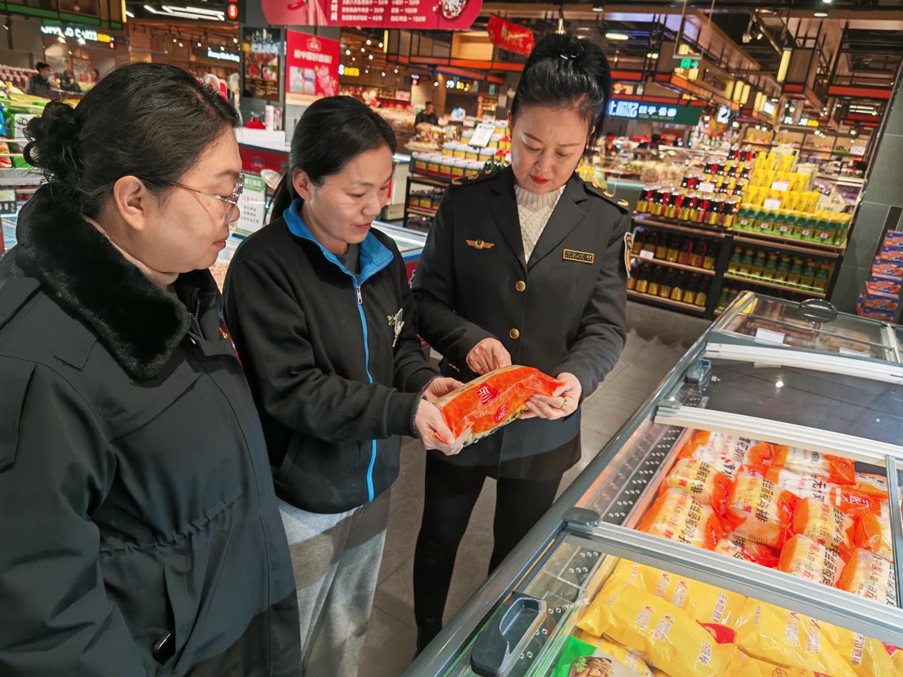 河北泊頭：“監督檢查+你點我檢”守護節日食品安全_fororder_image003