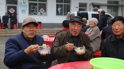 河北蠡縣：重陽至 暖意融 社會各界共繪孝老敬老新圖景