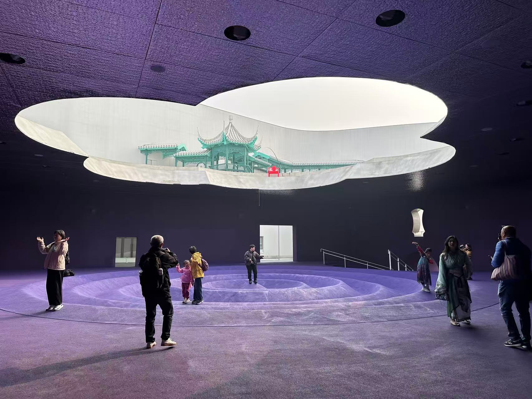 “只有紅樓夢·戲劇幻城”:一座城,一場夢,一世情