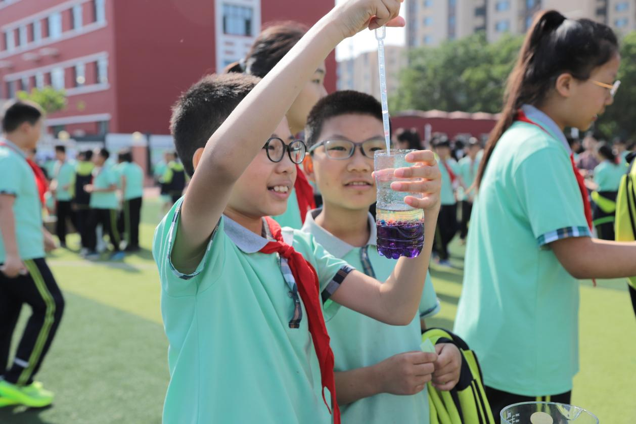 河北青縣：校園科技節點亮少年科學夢_fororder_河北青縣：校園科技節點亮少年科學夢3
