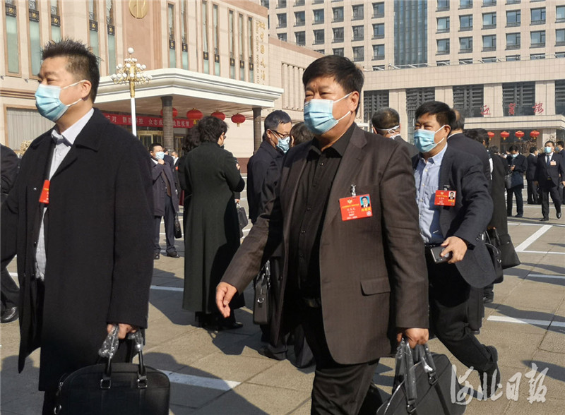 【聚焦2021河北兩會】河北省政協十二屆四次會議在石家莊開幕_fororder_03
