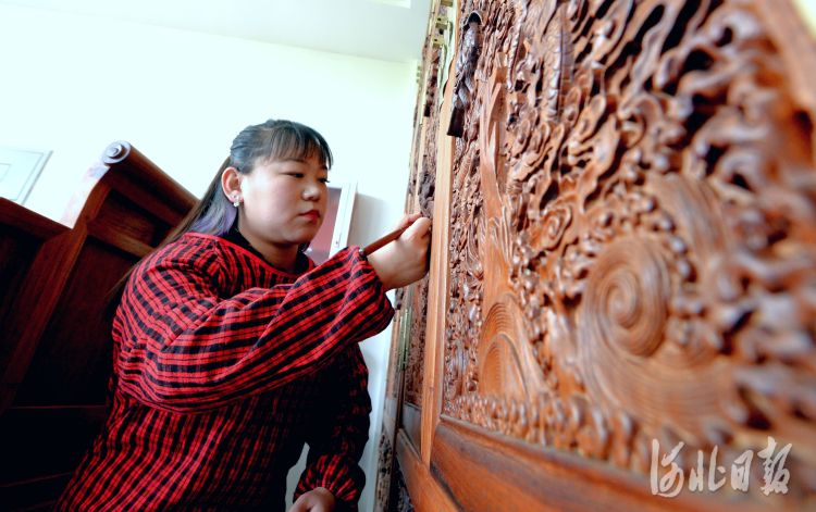 河北淶水：紅木傢具産業帶動當地經濟發展