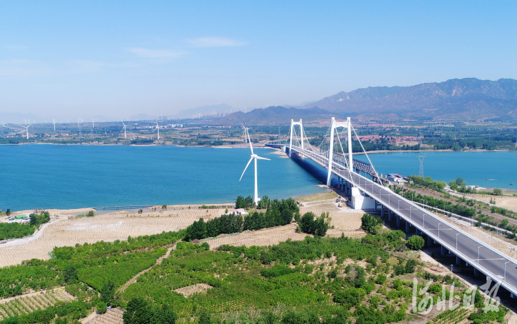 河北懷來：跨官廳水庫第二座公路大橋即將通車