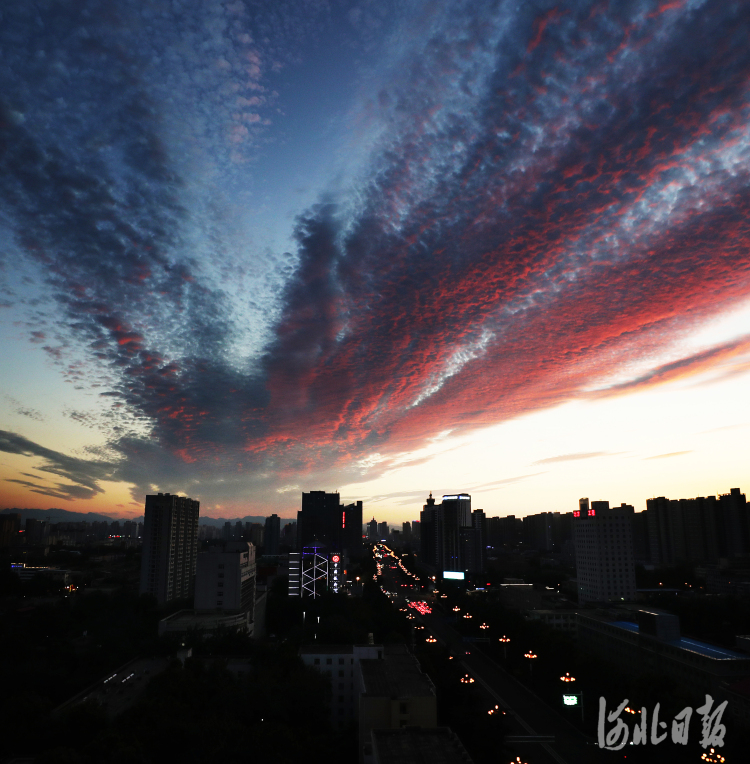 河北石家莊：雲霞滿天