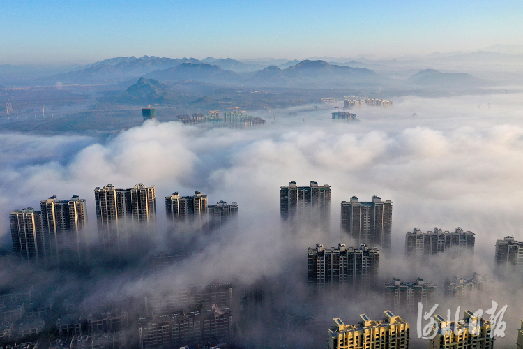 河北遷西：雲海裏探尋城市美