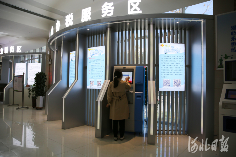 河北晉州：行政審批“肩並肩” 服務群眾“零距離”