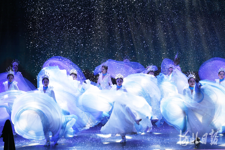 河北石家莊：冰雪主題勵志舞劇《衝破冰封》上演