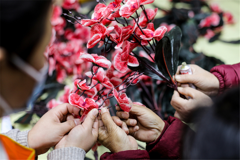 河北衡水：絹花開出致富花