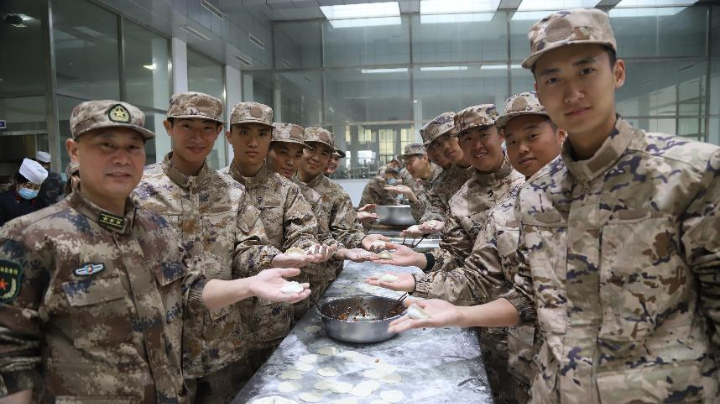 遷安：歡送新兵“餃子”宴 軍營餃子“忠誠”餡
