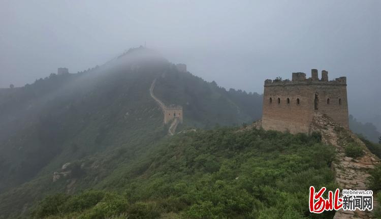 按圖索冀｜雲海奔涌長城美