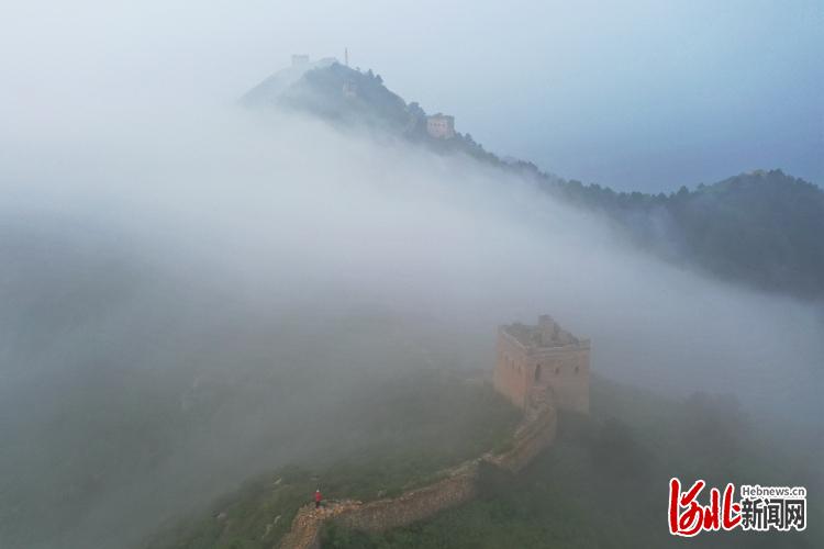 按圖索冀｜雲海奔涌長城美