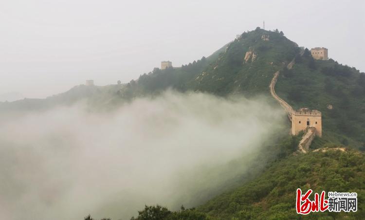 按圖索冀｜雲海奔涌長城美
