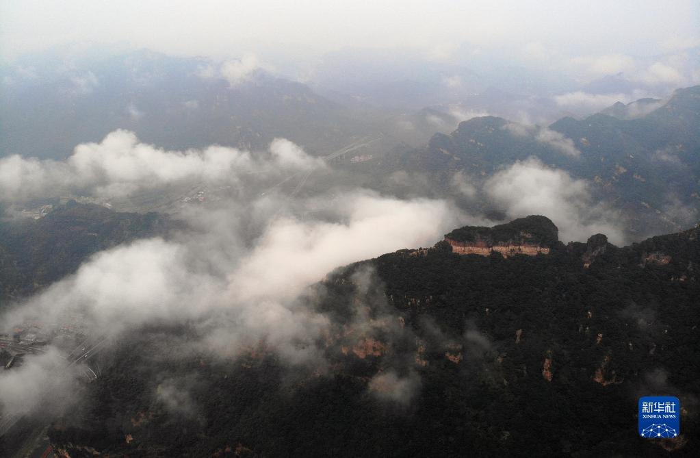 河北承德：興隆山雲海