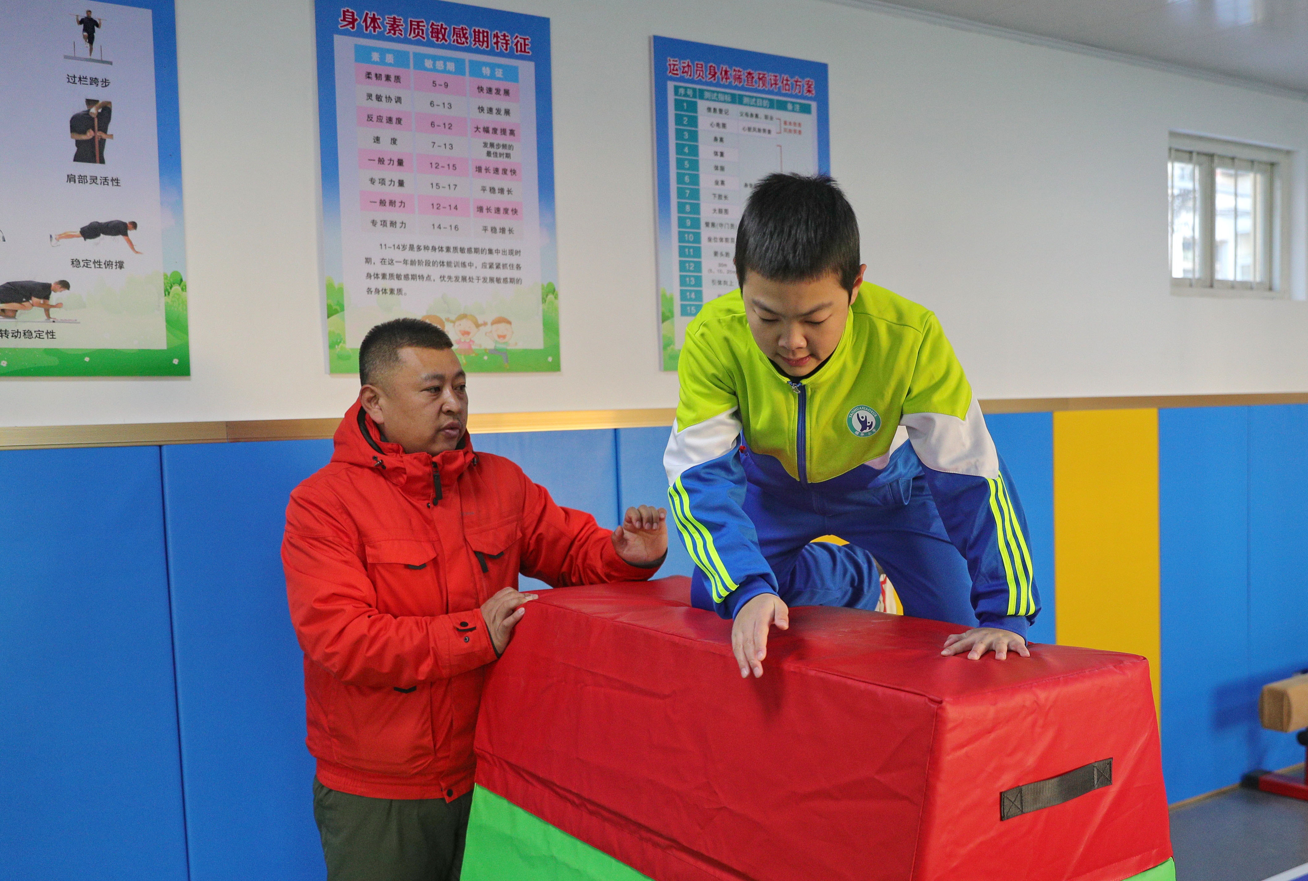河北秦皇島：打造校園體能訓練館 助力學生體能訓練_fororder_01.JPG