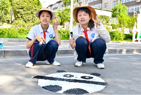（原創）邯鄲冀南新區：井蓋變“景”蓋 塗鴉繪文明_fororder_邯鄲冀南新區：井蓋變“景”蓋 塗鴉繪文明498