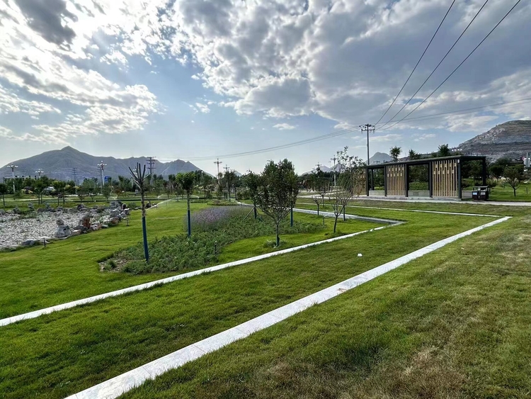 （原創）保定市滿城區：聚焦新顏值 打造“會呼吸”的口袋公園_fororder_滿城區和通園一隅 攝影 張聰