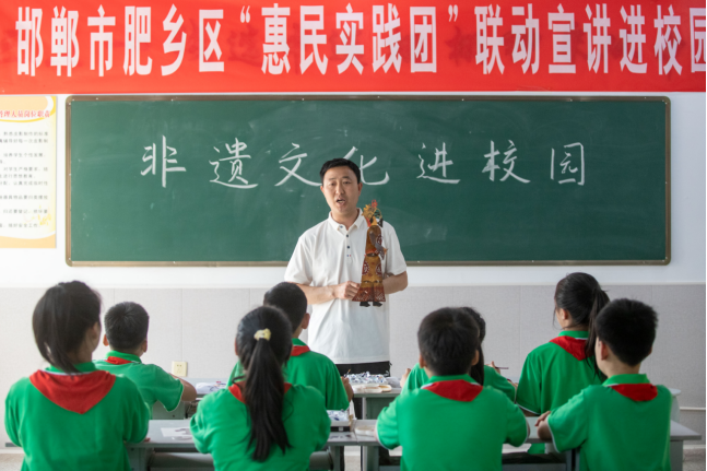 （原創）河北肥鄉：傳承非遺文化 感受皮影魅力_fororder_河北肥鄉：傳承非遺文化 感受皮影魅力(1)129