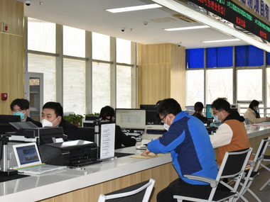 政務サービスの質・効率向上をサポートする複數措置を同時に実施＝石家荘裕華區行政審批局_fororder_rBABDGSRQYGAYP7JAAAAAAAAAAA186.1268x847