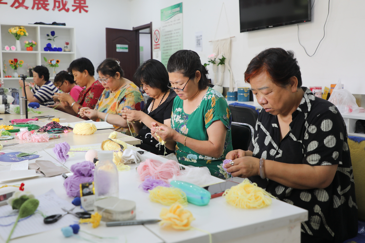 石家莊市橋西區：“美麗工坊”開闢殘疾女性就業增收路_fororder_圖片1