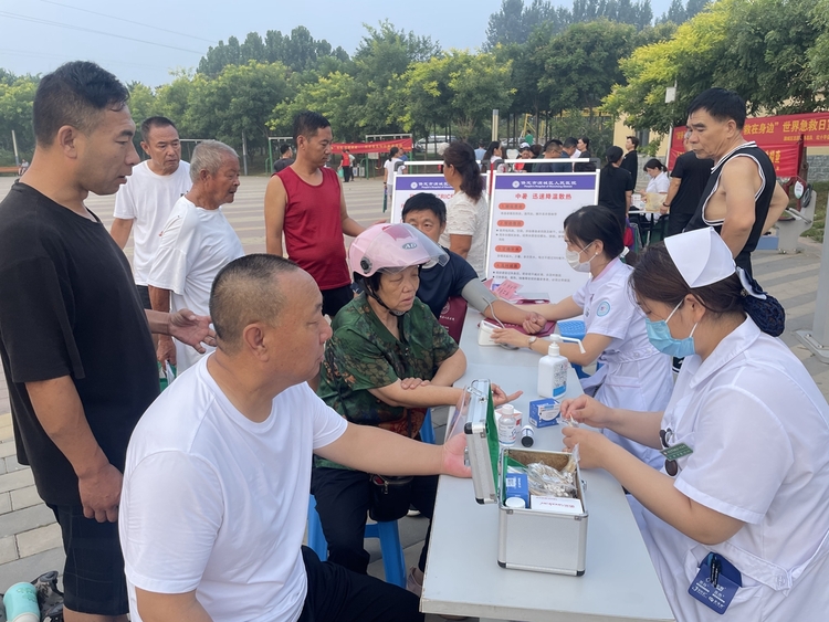 圖片默認標題_fororder_滿城區醫務人員開展健康義診活動 攝影 趙向楠