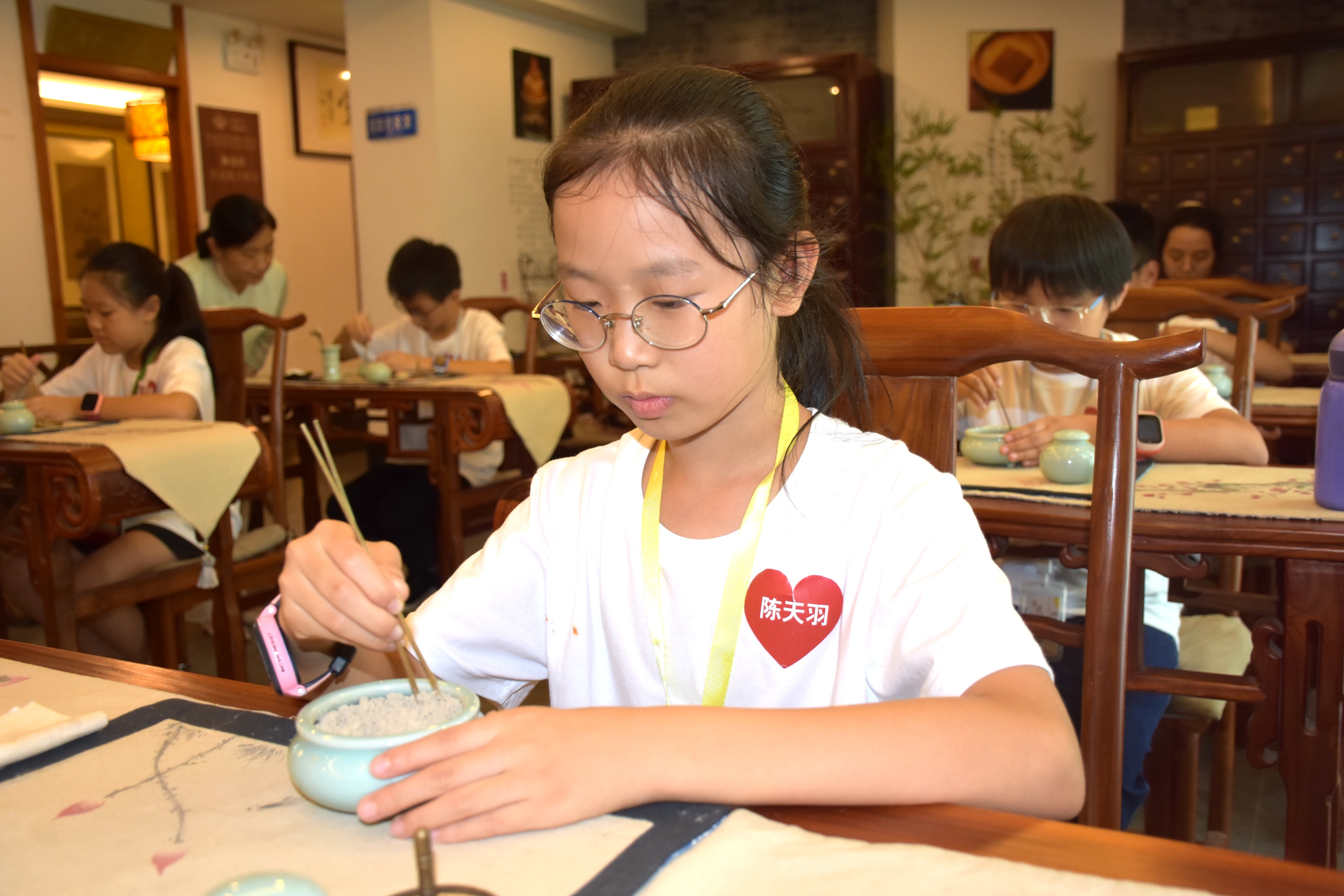 圖片默認標題_fororder_青少年學習香道文化。劉一諾攝.JPG