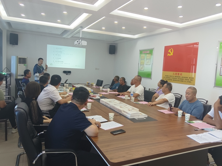 圖片默認標題_fororder_種植大戶與農資企業進行熱烈交流 攝影 劉敬