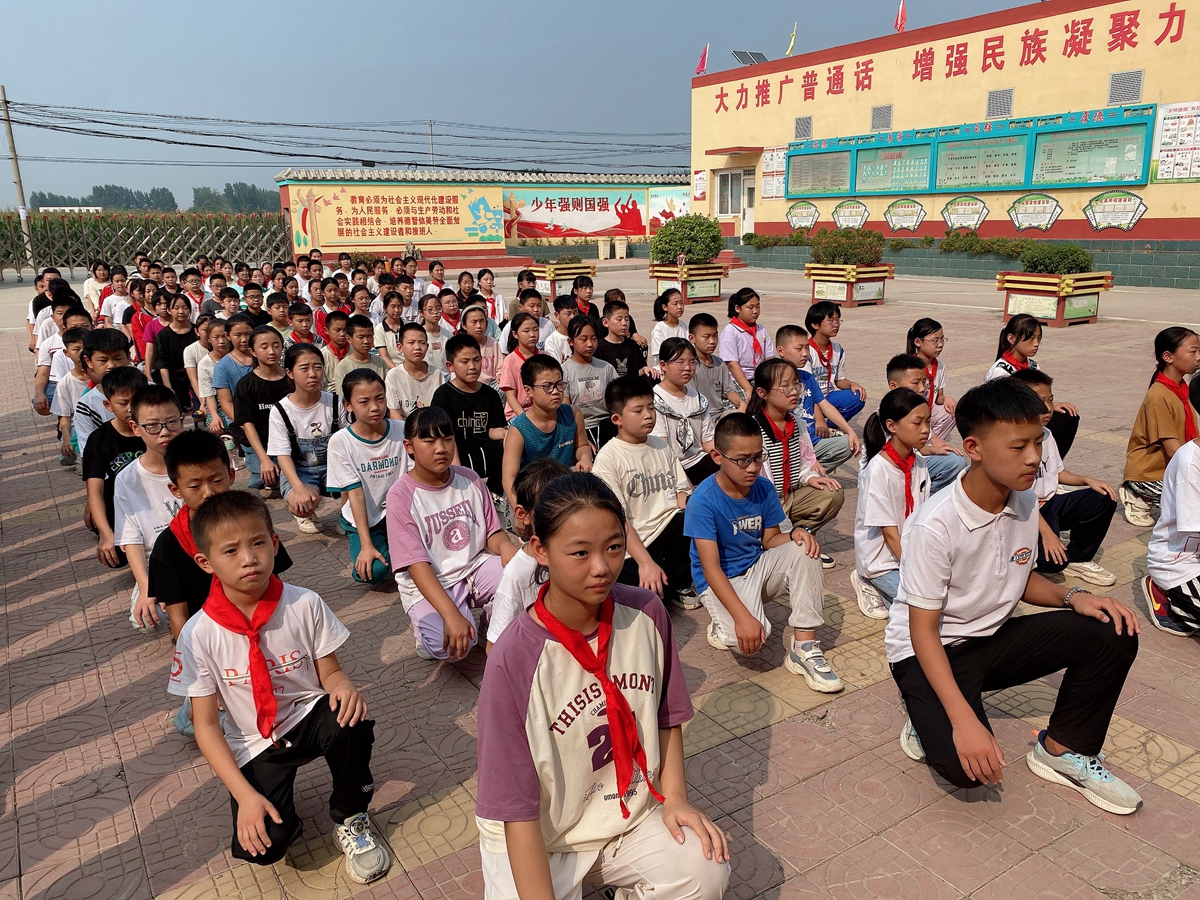 圖片默認標題_fororder_滿城區西原中心小學耐力考驗現場 攝影 張燦燦