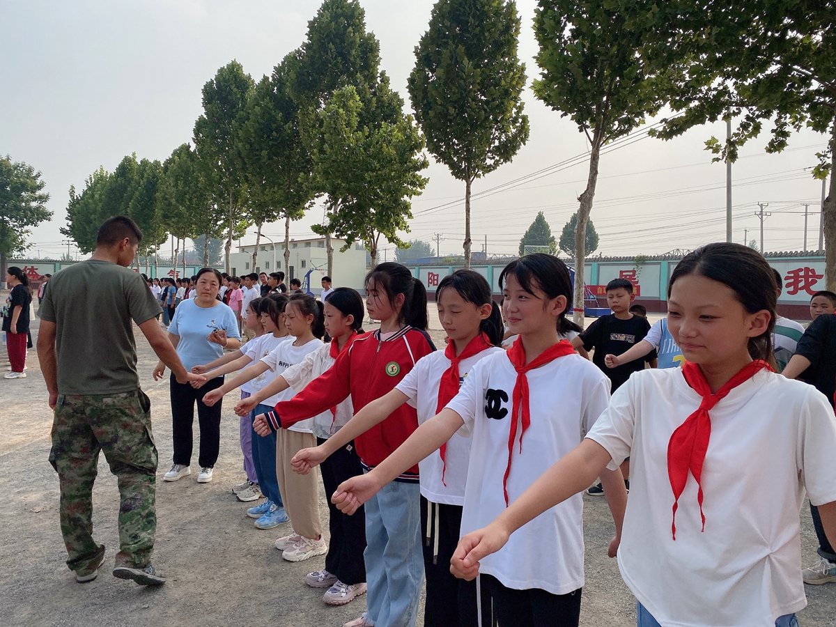 圖片默認標題_fororder_滿城區西原中心小學開展國防教育 攝影 張燦燦