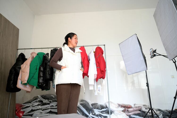 邢臺柏鄉：鄉村製衣微工廠 家門口就業增收忙_fororder_微信圖片_20231016084143_2