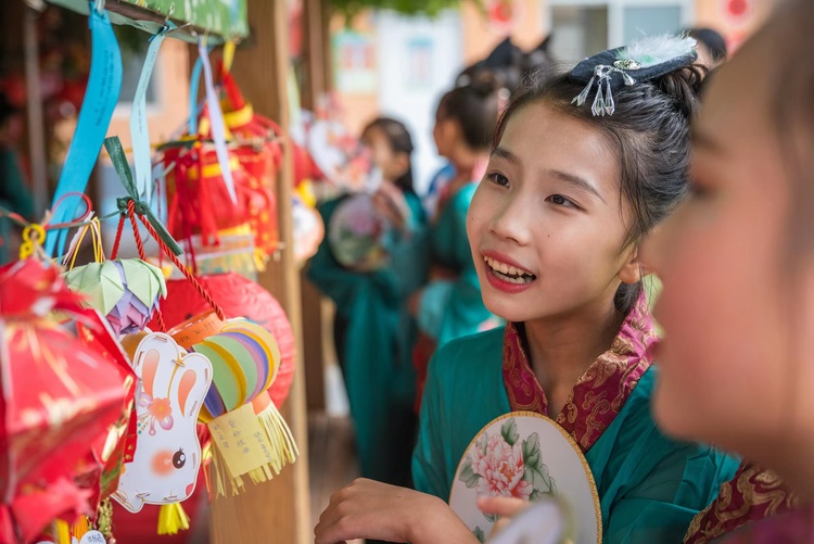 河北柏鄉：萌娃迎中秋 國慶送祝福_fororder_微信圖片_20230926140702_2