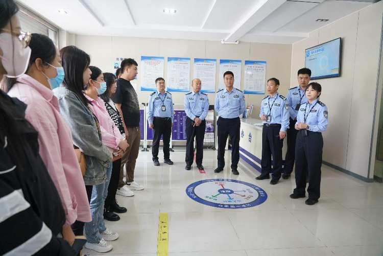 渤海新區黃驊市公安局召開政務服務窗口“警營開放日”系列活動_fororder_圖片51