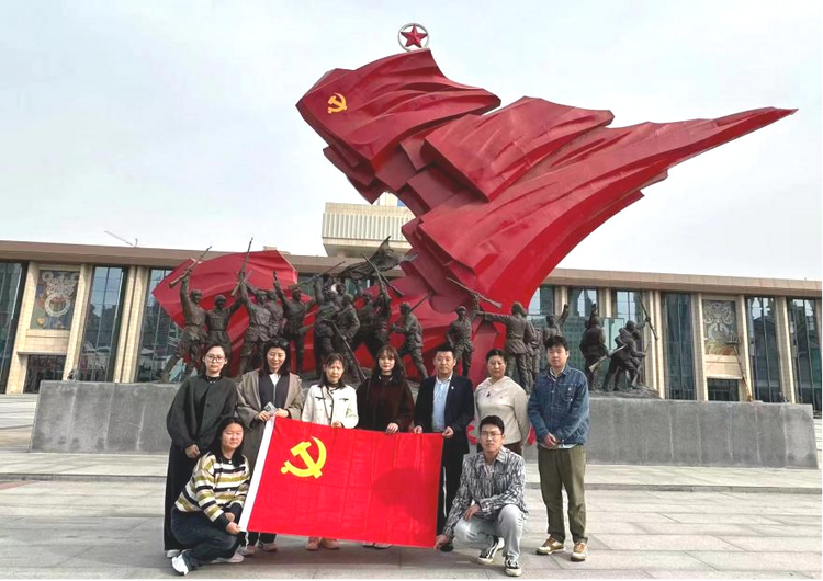 石家莊市裕華區組織開展“追尋紅色記憶 傳承紅色基因”青年人才團建活動_fororder_圖片2