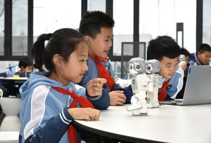 石家莊市裕華區：中小學生“沉浸式”體驗科技魅力