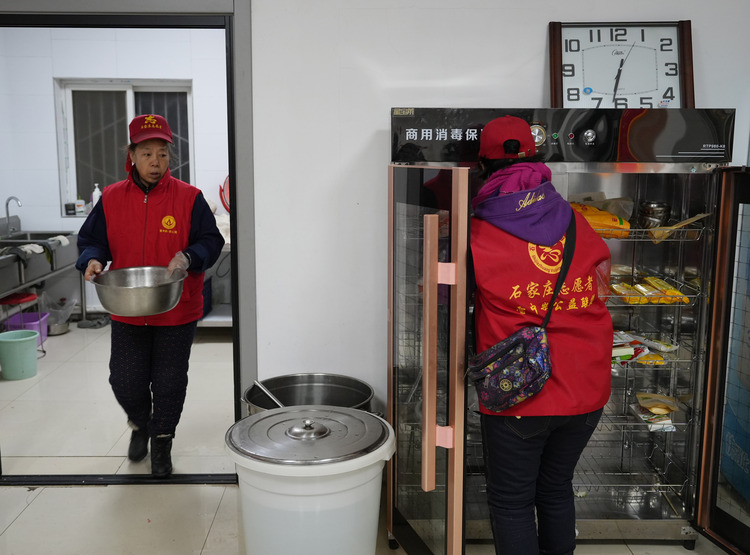 石家莊市新華區：文明實踐樹新風  志願服務暖寒冬_fororder_微信圖片_20231221153841
