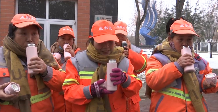 石家莊市鹿泉區：巾幗攜手共禦寒 情係一線暖人心_fororder_圖片2