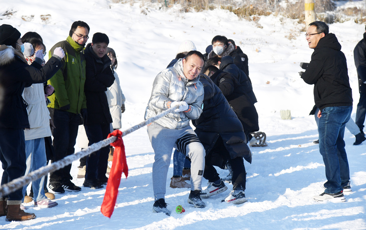 石家莊市新華區：普及冰雪運動 推動全民健身_fororder_微信圖片_20231225142745