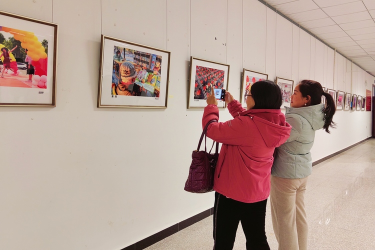 河北定興：百餘幅攝影作品亮相主題攝影展_fororder_005