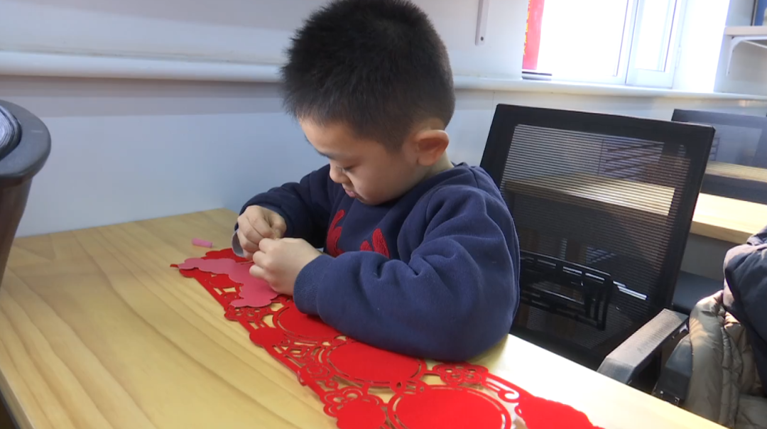 石家莊市鹿泉區：巧手DIY 春聯送祝福_fororder_2